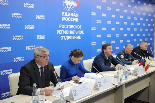 Василий Голубев: «На непростую ситуацию в Ростовской области откликнулись со всех концов страны»