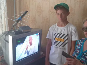Волонтерами и специалистами Администрации оказывается помощь по подключению оборудования для перехода на цифровое вещание