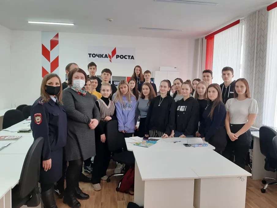 Встреча нарколога, сотрудников  управления по контролю за оборотом наркотиков и подразделения по делам несовершеннолетних с учащимися