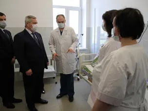 По решению губернатора донские медики получат доплаты