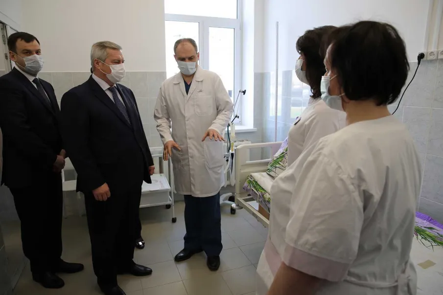 По решению губернатора донские медики получат доплаты