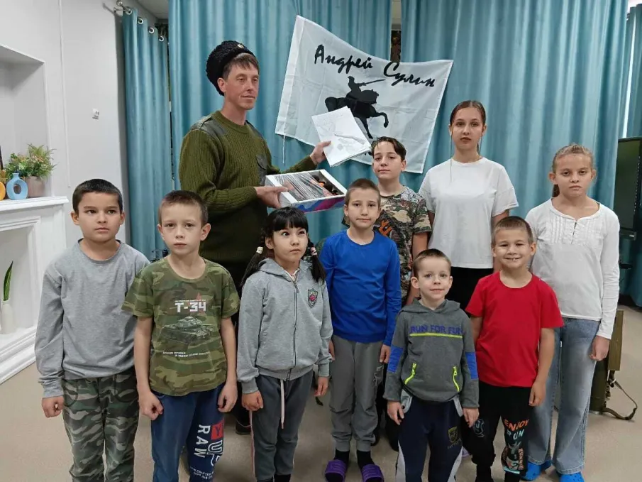 Военно патриотический клуб имени Андрея Сулина посетил с гостинцами ГБУСОН РО