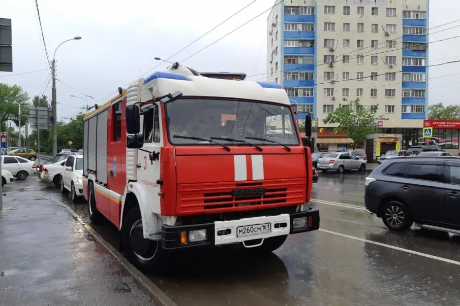 Областные спасатели и специалисты МЧС через громкоговорители напоминают жителям региона о соблюдении «масочного режима»