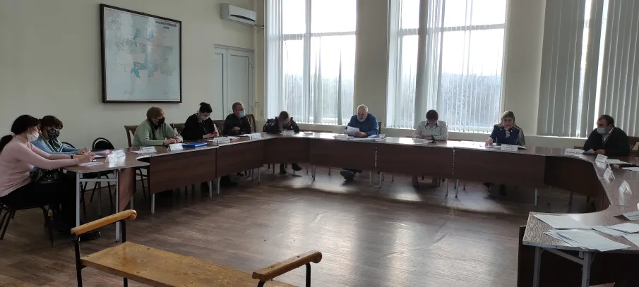 Состоялось заседание районной межведомственной комиссии по делам несовершеннолетних и защите их прав, с участием представителя Красносулинской городской прокуратуры