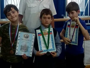 Сулинские казачата-кикбоксеры прославляют родной край на областных соревнованиях