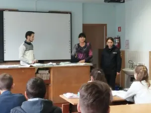 В МБОУ Комиссаровская СОШ членами комиссии по делам несовершеннолетних и защите их прав Администрации Красносулинского района проведены лекции