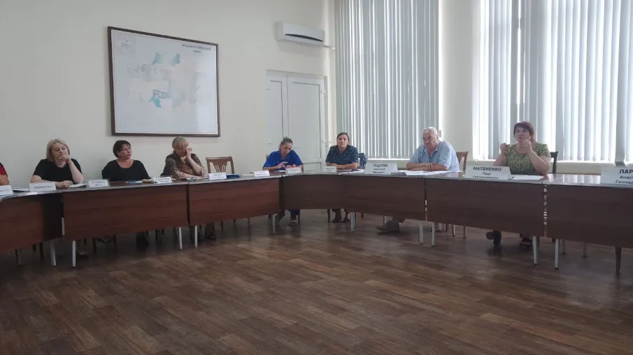 Состоялось заседание районной межведомственной комиссии по делам несовершеннолетних и защите их прав, с участием представителя Красносулинской городской прокуратуры
