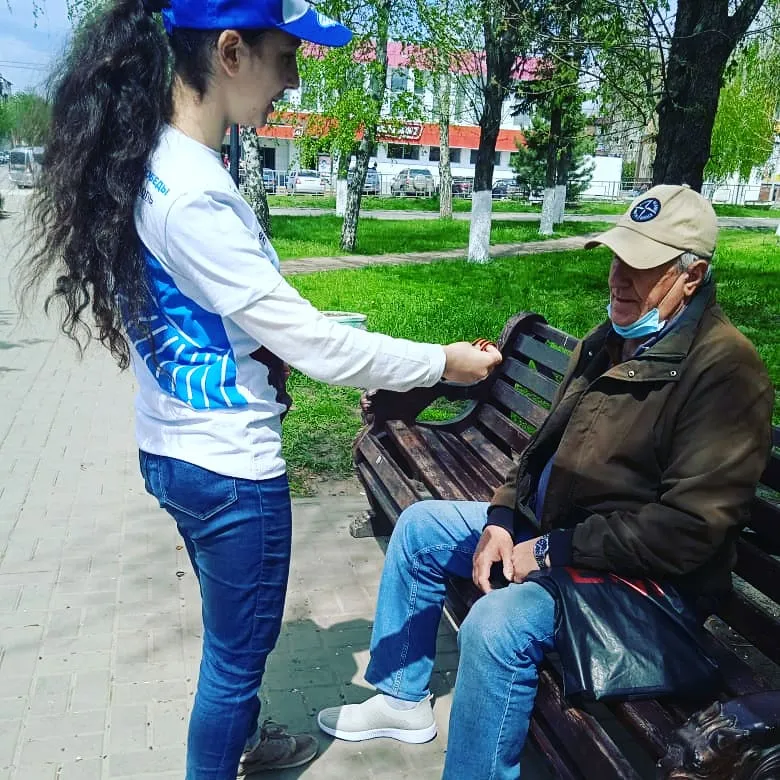 Символ памяти и связи поколений для миллионов людей уже получили более 400 человек