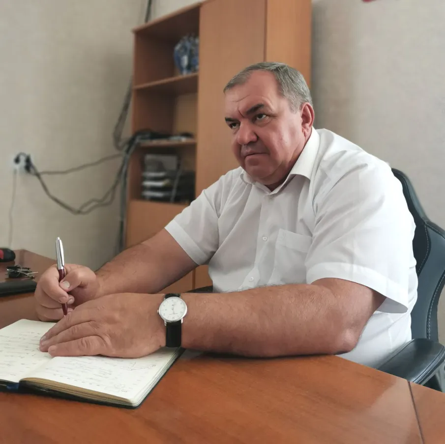 Глава Администрация Красносулинского района Николай Александрович Альшенко  проводит встречи с жителями района...