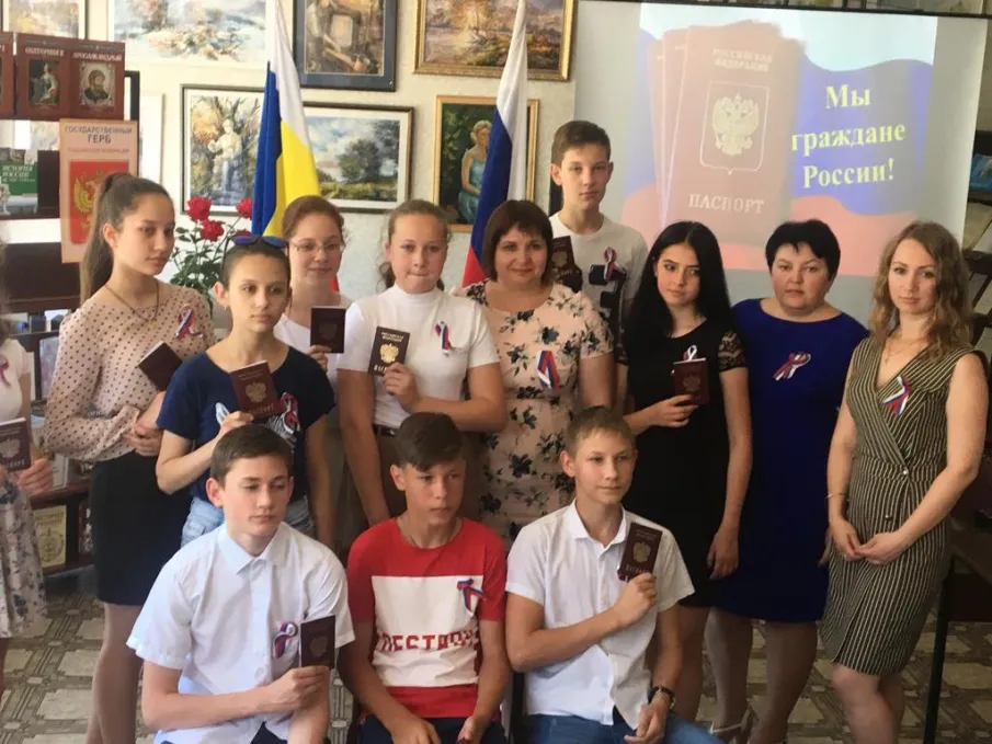 Красносулинцам вручены первые паспорта