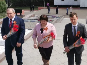 Памяти павших героев: состоялось возложение цветов у мемориала на ул. Заводской