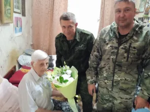 Поздравили с днем России  Орлицкую Нину Ивановну