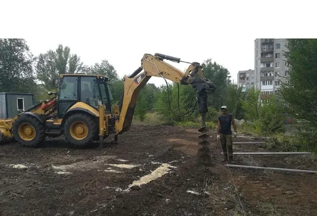 В городе Красный Сулин ведутся работы по подготовке строительной площадки для строительства образовательного учреждения