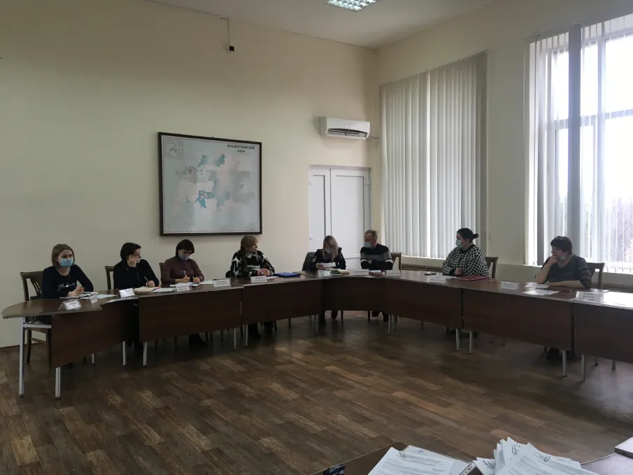 В Администрации Красносулинского района, состоялось заседание районной межведомственной комиссии по делам несовершеннолетних и защите их прав, с участием представителя Красносулинской городской прокуратуры