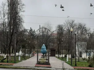 В рамках национального проекта «Жилье и городская среда» завершились работы по благоустройству общественной территории, расположенной по адресу: Ростовская область, Красносулинский район,     г. Красный Сулин, ул. Фурманова, 2а