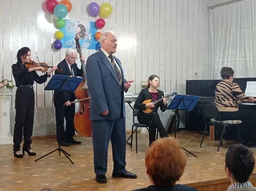 Прекрасен мир любовью материнской