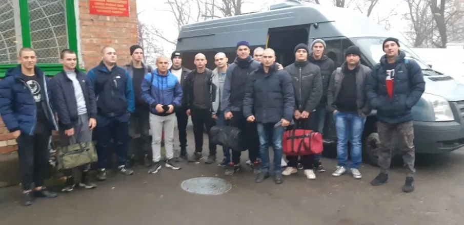 Красносулинские призывники отправились на службу в вооруженные силы РФ