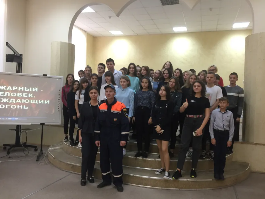 Открытый урок по теме «Основы пожарной безопасности» прошел в МБОУ СОШ № 4 с учащимися 1, 7, 8, 9 классов