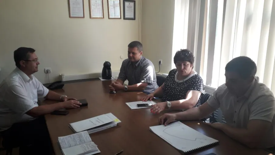 09.08.2022 года в Администрации Красносулинского района  по председательством  заместителя главы Администрации Красносулинского  района Шаповалова В.Б. состоялось совещание по  вопросу проведения ремонтных работ  участка  межпоселковой автодороги   «х.Садки-х.Дудкино»