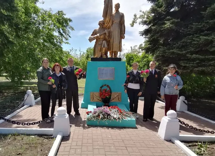 Дети из социально-реабилитационного отделения возложили цветы