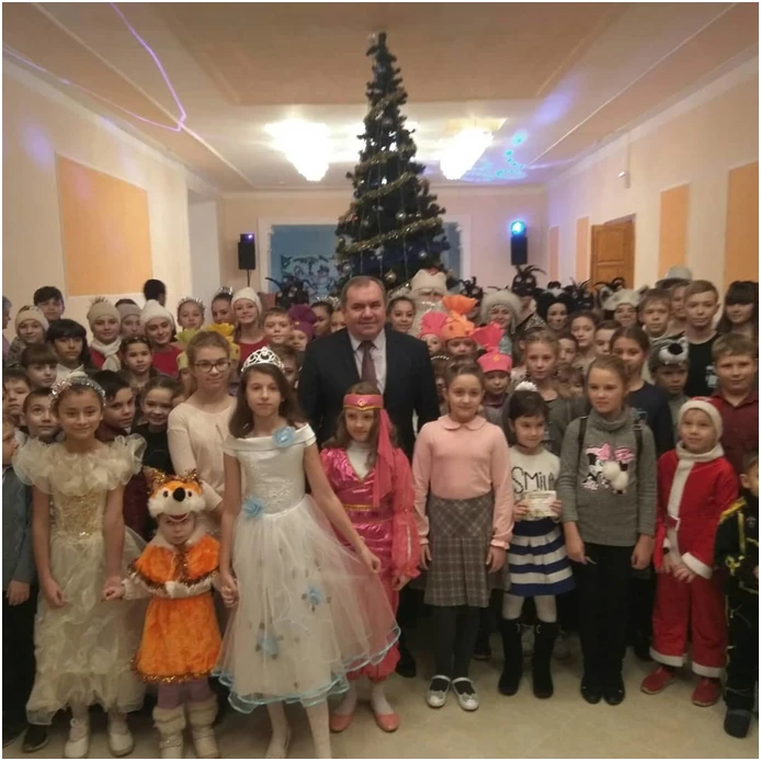 ​Елка Главы Красносулинского района для одаренных детей