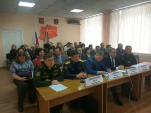 Руководители правоохранительных органов и органов местного самоуправления Красносулинского района и приняли участие в расширенном оперативном совещании Губернатора РО.
