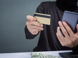Мошенники украли деньги с карты: что делать