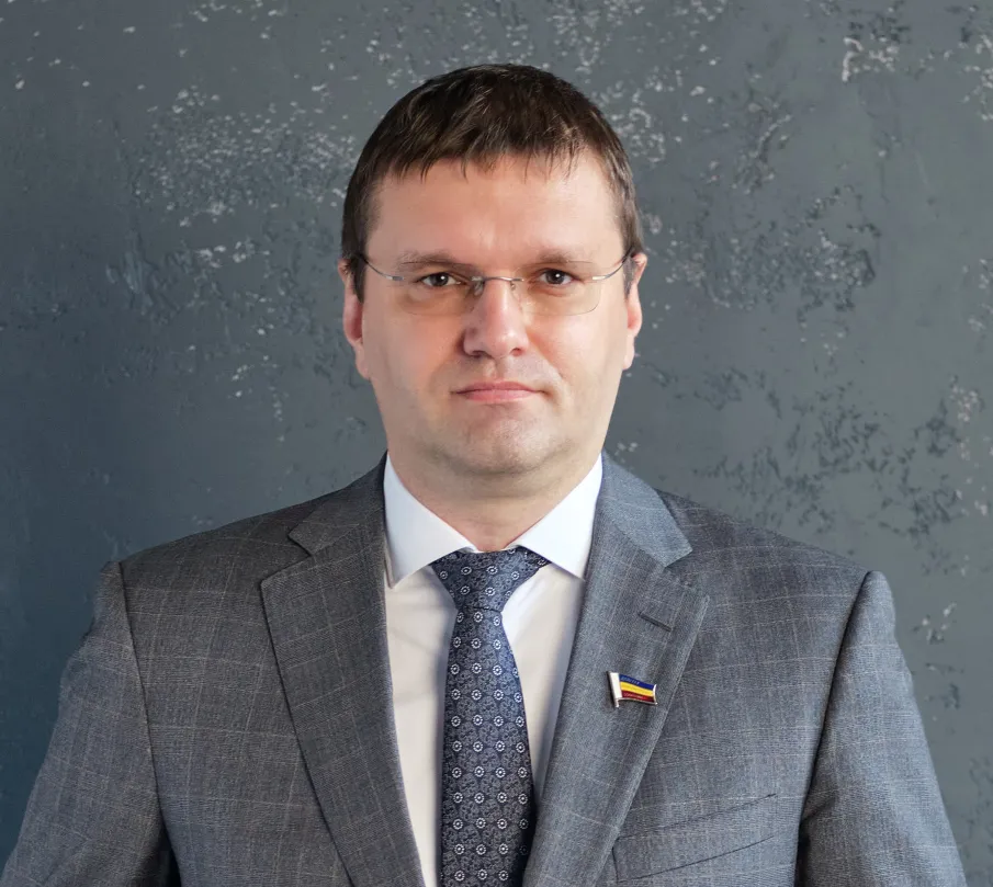 Примите искренние поздравления с Новым, 2022 годом!