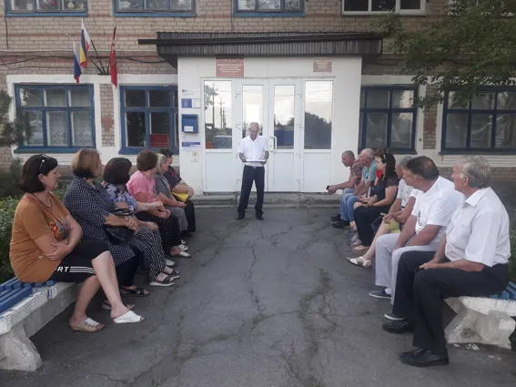 12.07.2022 в 18.00 в Администрации Ковалевского сельского поселения  состоялся отчет главы Администрации Ковалевского сельского поселения Изварина Н.В. перед жителями поселения об итогах деятельности за 1-е полугодие 2022 года