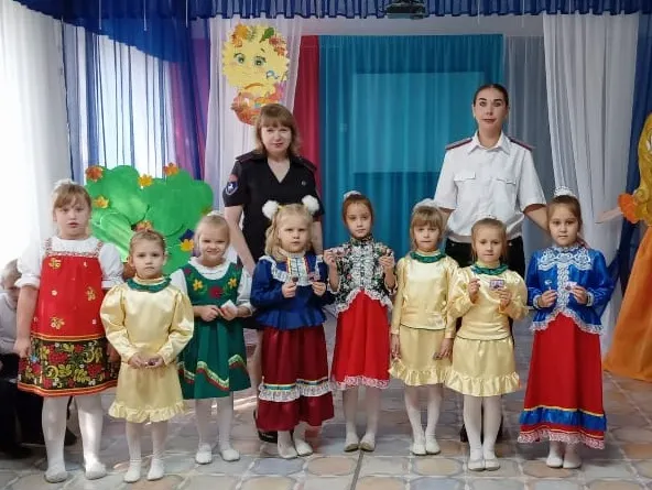 Ведущие специалисты ГКУ «Казаки Дона» посетили дошкольное образовательное учреждение со статусом «казачье» МБДОУ «детский сад №5 Солнышко»