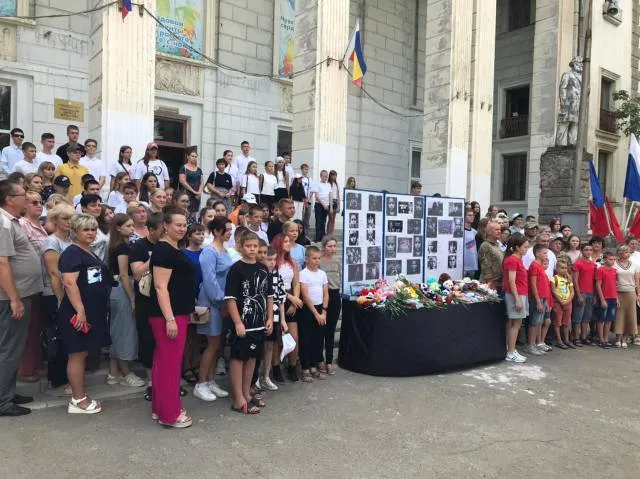 Митинг в память о погибших детях Донбасса