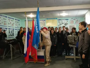 28 октября 2022 года в автошколе ДОСААФ состоялось торжественное посвящение учащихся в ряды Всероссийского военно-патриотического общественного движения Юнармия