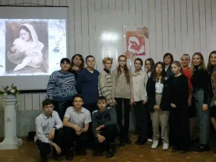 В мир приходит женщина, чтобы мир спасти