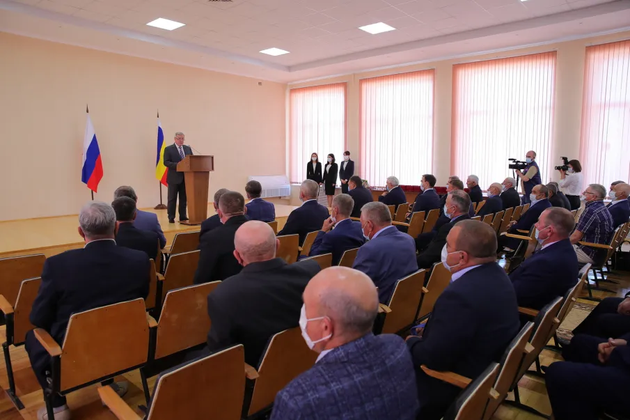 Губернатор вручил государственные награды труженикам донского АПК