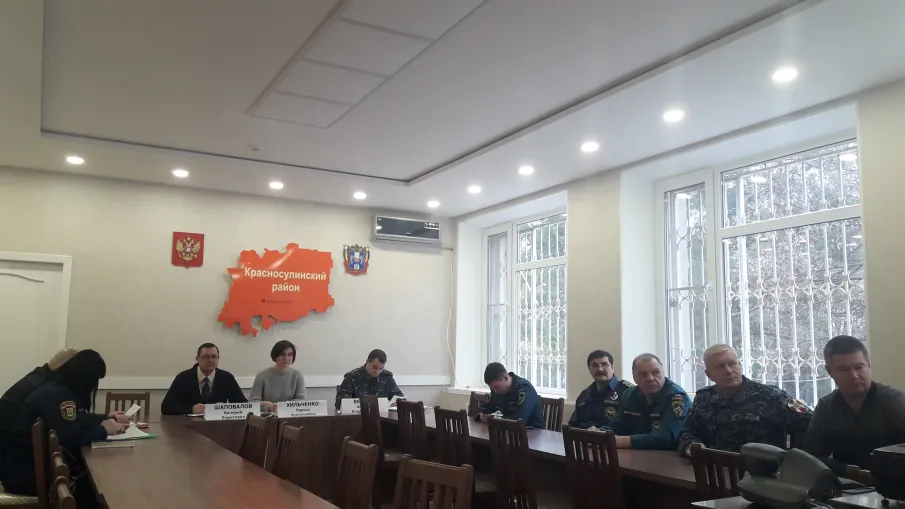 Прошло совещание по вопросу: «О состоянии текущей оперативной обстановки на территориях муниципальных образований Ростовской области» в режиме видеоконференции.