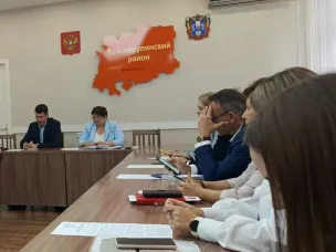На первом заседании Совета по увековечиванию памяти защитников Отечества на территории Красносулинского района поставили планы и задачи по открытию Уголка Памяти в Углеродовской школе