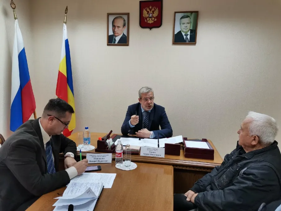 Жители Красносулинского района побывали на приёме у министра транспорта РО