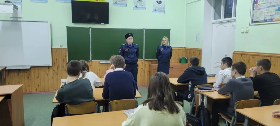 24 декабря 2022 года, учащиеся 8 «б» класса МБОУ Гимназии № 1, приняли участие в погрузке гуманитарной помощи  бойцам Стрелкового батальона 2716 мобилизационного резерва