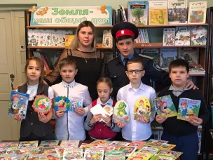 Юртовое казачье общество «Сулинский Юрт» приняло участие в Акции «Книги дарю детям»